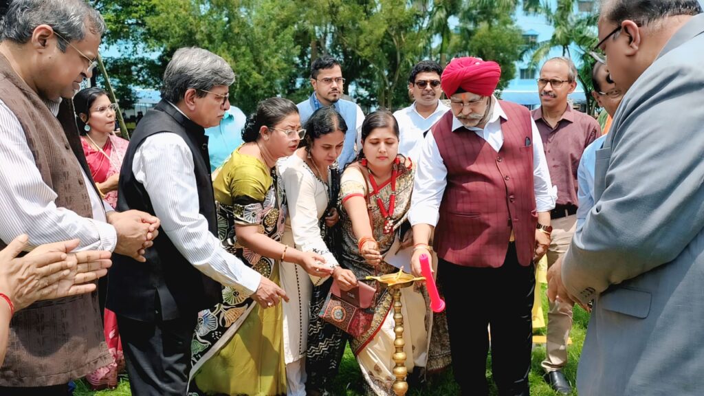 जेआईएस इंजीनियरिंग कॉलेज ने मनाया शिक्षा में उत्कृष्टता के 25 वर्षविशिष्ट अतिथियों की मौजूदगी में हुआ सिल्वर जुबली उत्सव